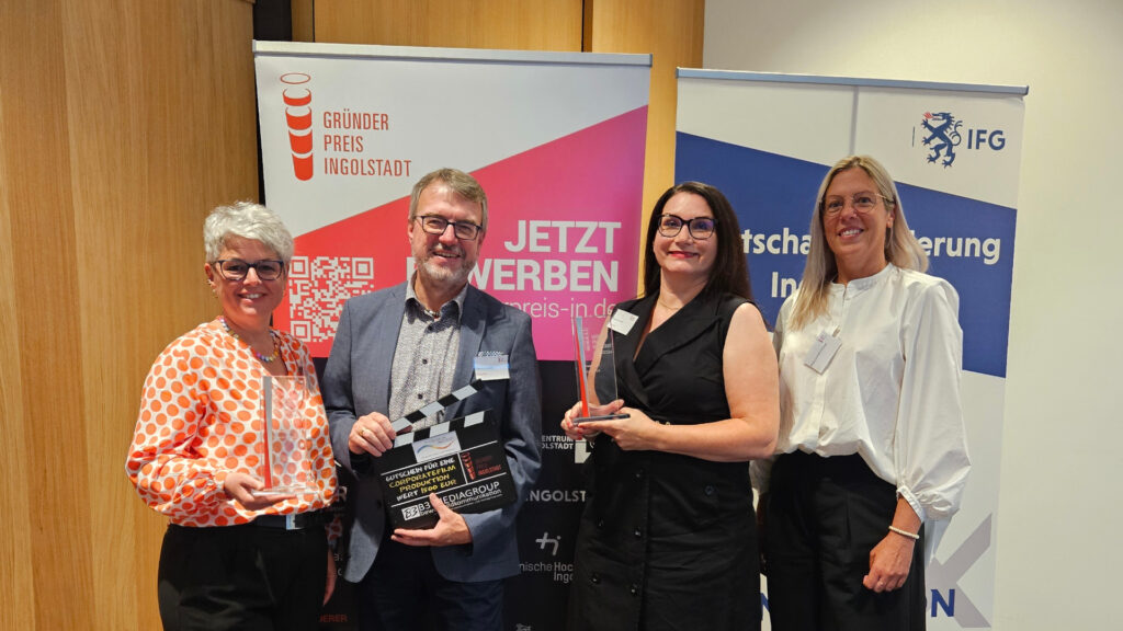 Karin Hoisl-Schmidt und Thomas Schmidt, Freiraum Institut, sowie Stefanie Härzer und Rebecca Wehrmeister, Syngenity, freuen sich über ihre Auszeichnungen (v.l.n.r.).